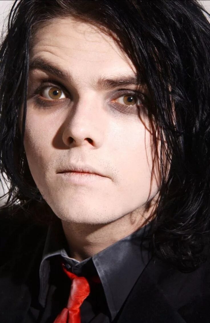 Уэй. Джерард уэй. джерард уэй, солист my chemical romance. my chemical romance джерард. mcr джерард уэй.