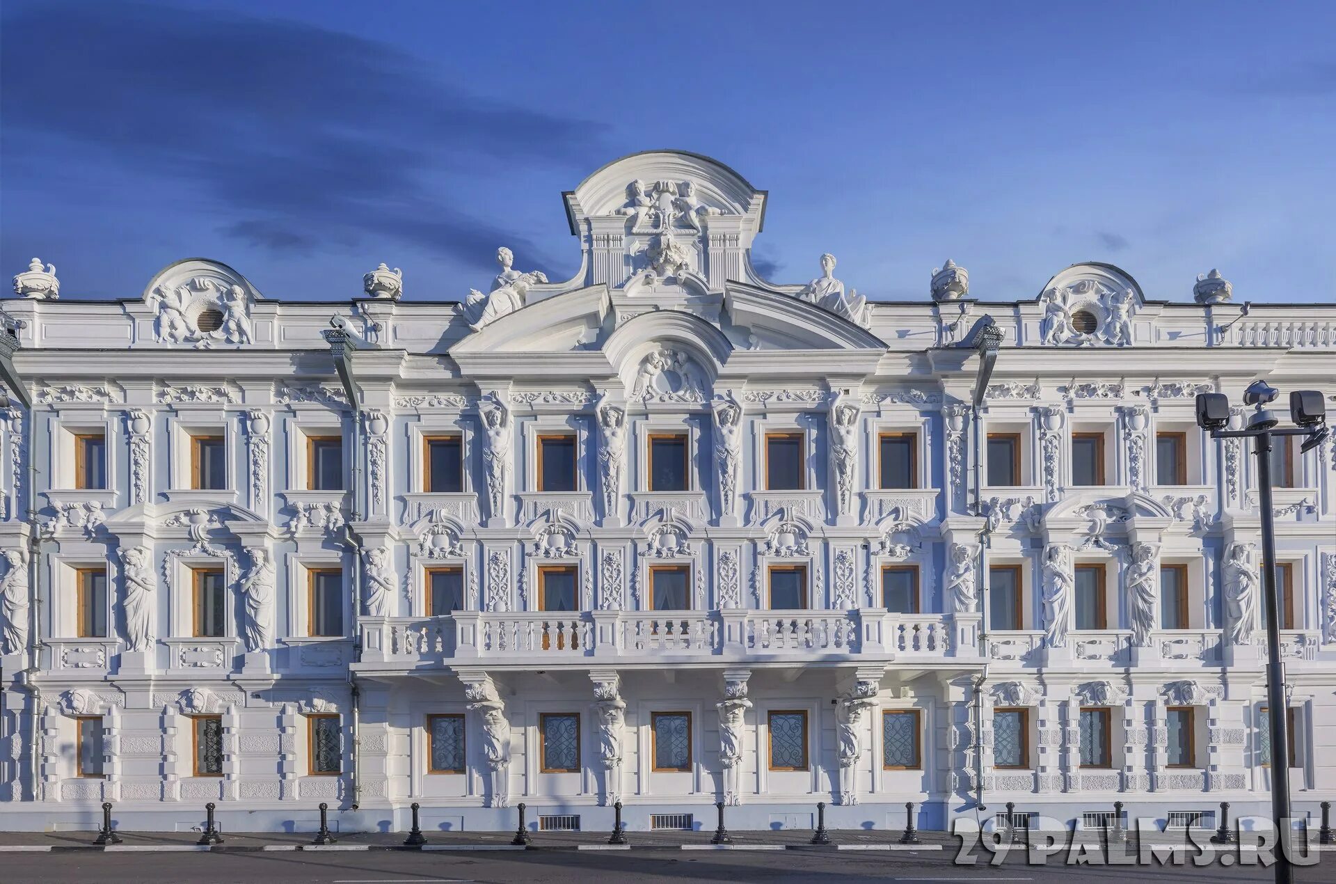 в каком архитектурном стиле усадьба рукавишникова. в каком архитектурном стиле усадьба рукавишникова. рукавишников нижний новгород усадьба. музей купцов рукавишниковых в нижнем новгороде. усадьба рукавишниковых нижний новгород.