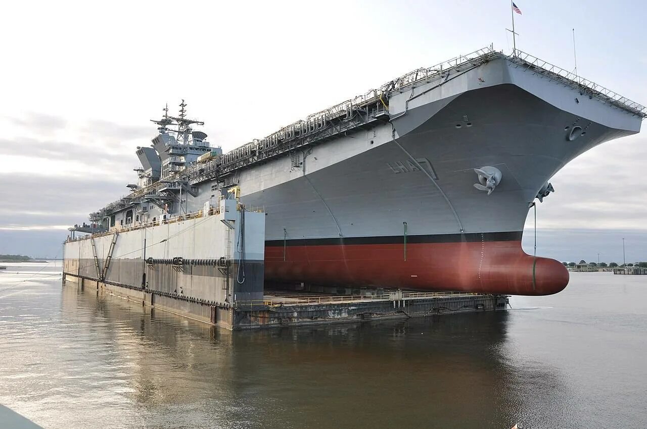 Судостроение сша. Десантный корабль uss tripoli lha 7. tripoli (lha-7). корабль uss america (lha 6). корабль сша lha-7 &quot;триполи&quot;.