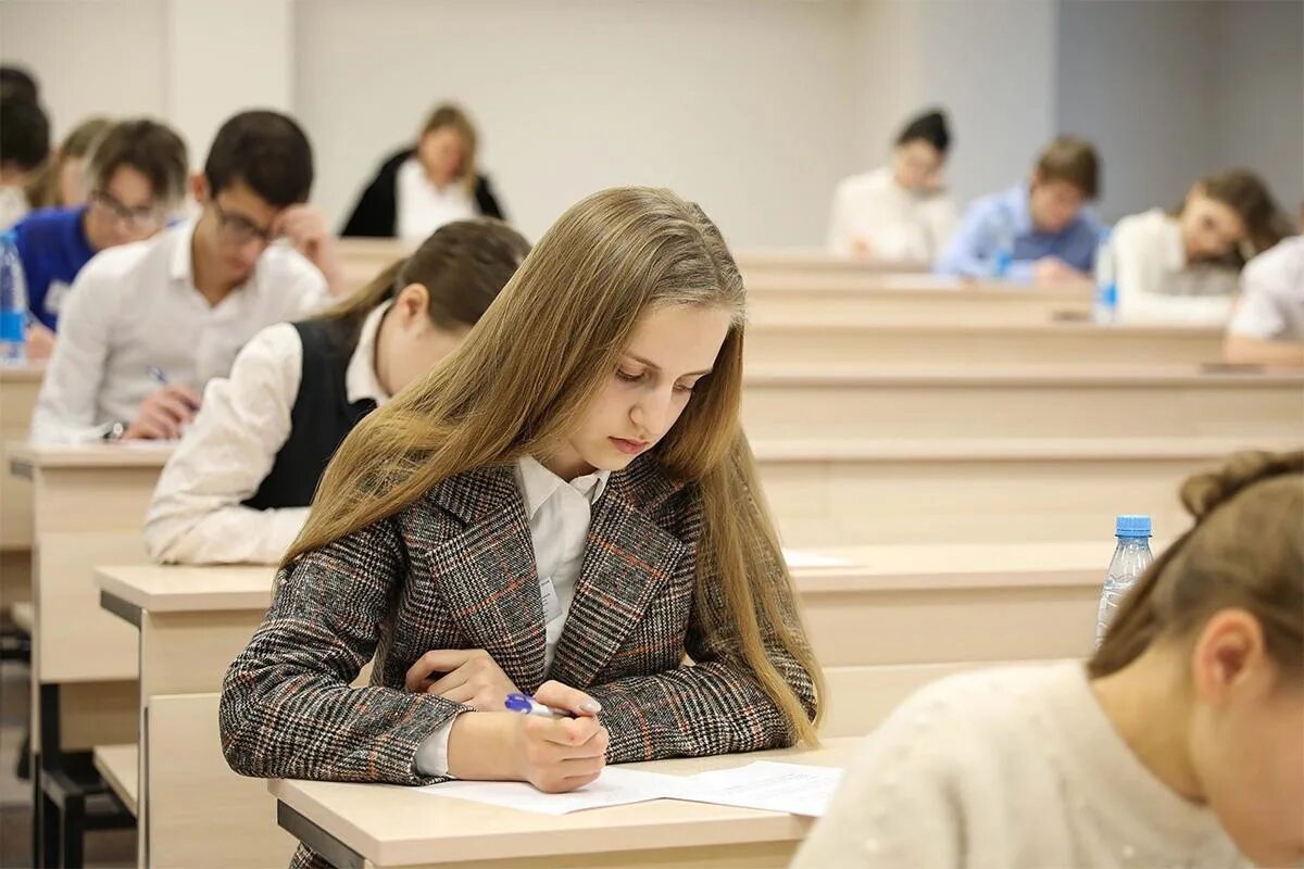 Сдать восемь