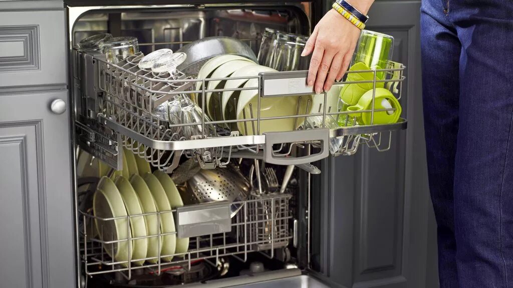 Корзина для посуды в посудомоечную машину. Загрузка посудомоечной машины 45 см. Правильная загрузка посудомоечной машины Bosch 45 см. Как правильно загружать посуду в посудомоечную машину.