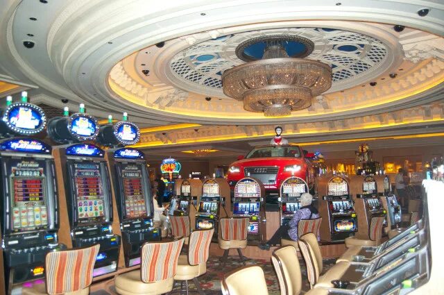 Vegas grand vegasgrandcazinowin. Казино в Лас Вегасе Шатл рояль. Лас Вегас казино. Лас Вегас популярное казино.