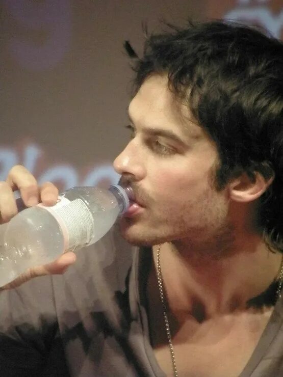 ричард сальваторе. пауло вампир. 13 йен. деймон укусил елену. йен сомерхолдер в 18 лет.