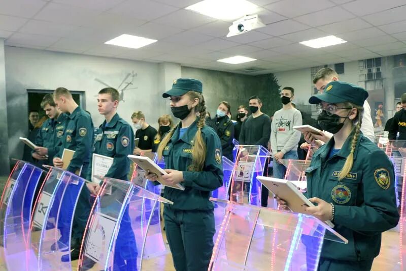 Инспектор видеомониторинга московский метрополитен. Московский метрополитен центр управления. Роботы для обеспечения безопасности мчс. Центр безопасность москва. Центр безопасность москва.