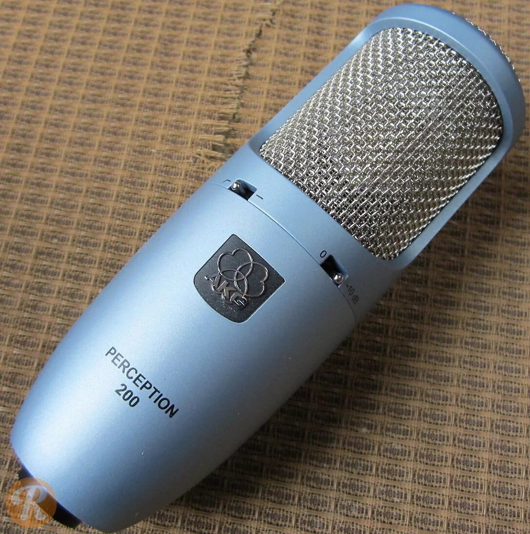 Союз 1973 микрофон. Akg p200. akg 200. микрофон akg p220. akg p100.