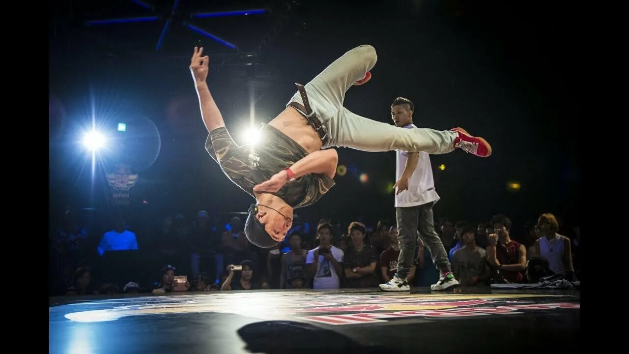 Брейк бит лучшее. Брейк данс red bull. bboy alcolil. bboy the8. сэм бутта брейк.