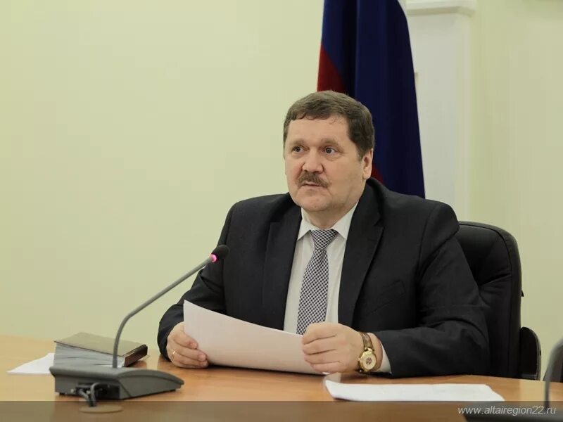 Заседание правительства алтайского края 10. Администрация губернатора алтайского края. Большой зал правительства алтайского края. Государственная служба алтайский край. Поощрение государственных и муниципальных служащих.