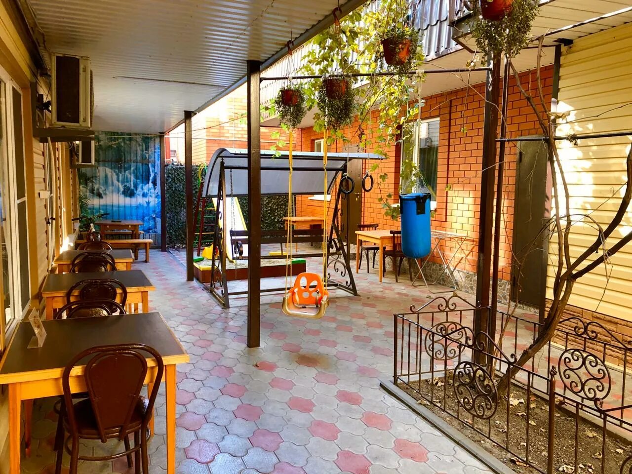 г ейск ул морская. гостевой дом бобер ейск. ейск ул рабочая. гостиница у азовского моря ейск. дом у моря отель ейск.