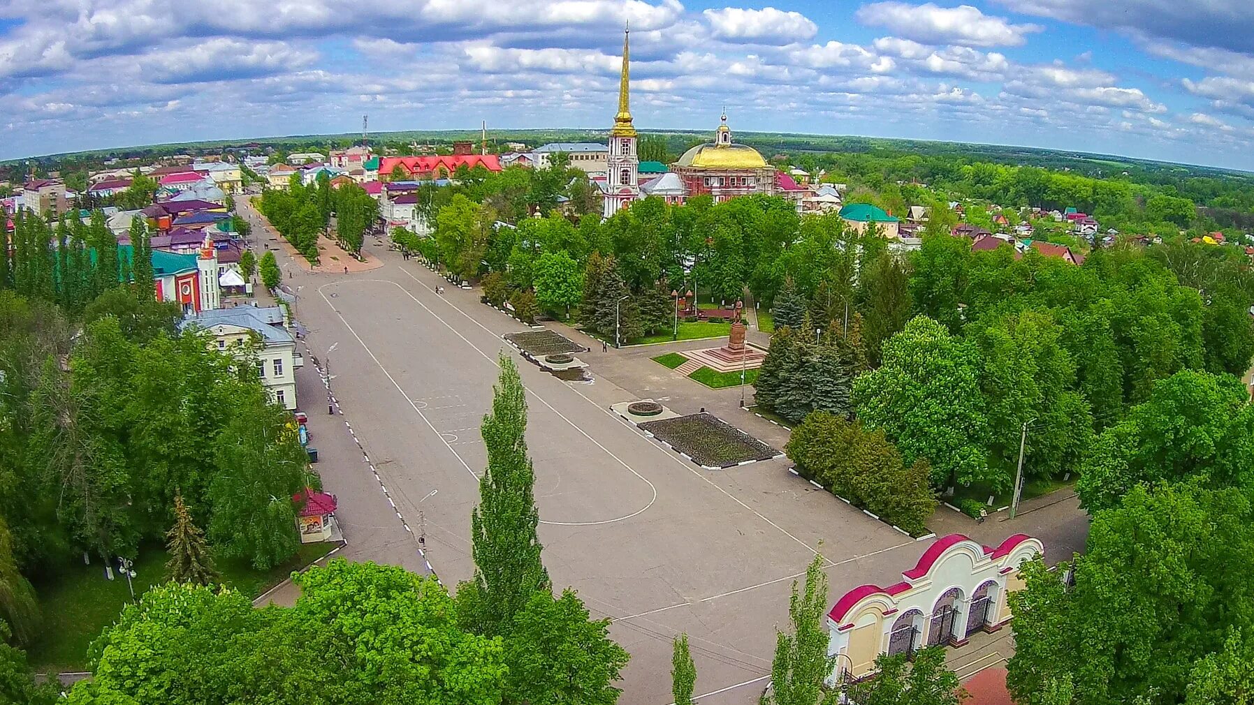 Мичуринск численность населения. Мичуринск Тамбовская область. Мичуринск сквер на Советской. Мичуринск центр города. Город Мичуринск наукоград.