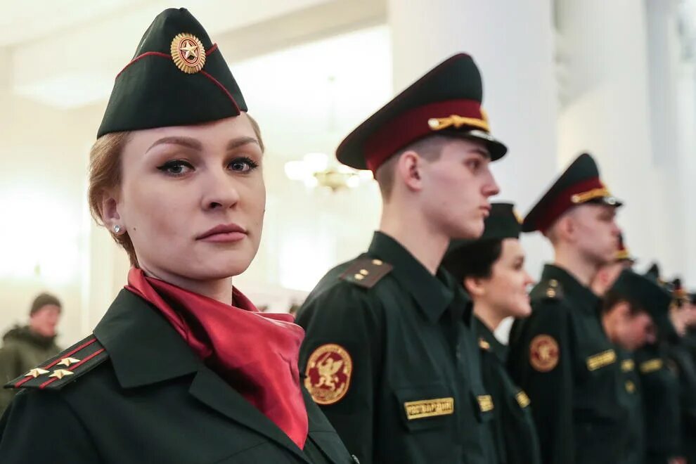 Цвет росгвардии. Погоны росгвардии. погоны сотрудников росгвардии. росгвардия офисная форма женская. росгвардия погоны на офисную форму.