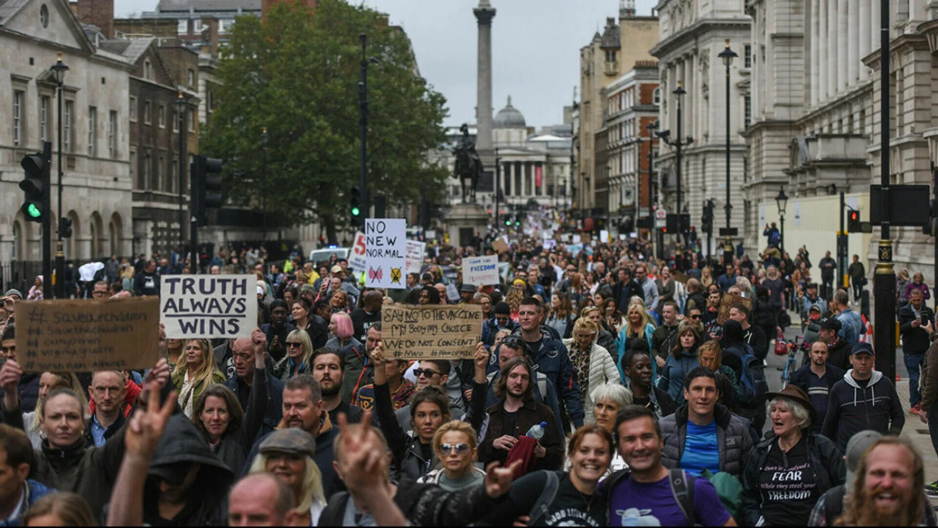 Протесты в Британии 2022. Митинги в Англии. Митинг в Лондоне. Демонстрация Великобритания.