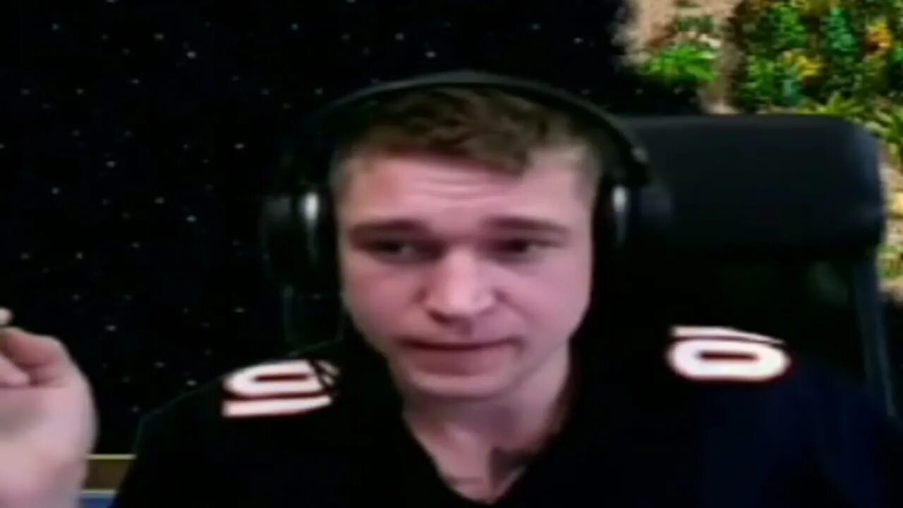 Ресторатор твич. Ресторатор твич. Ресторатор он стримит?. Теш стрим от ресторатора. Жириновский жириновский.