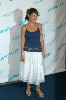 callie-thorne-feet-5.jpg.