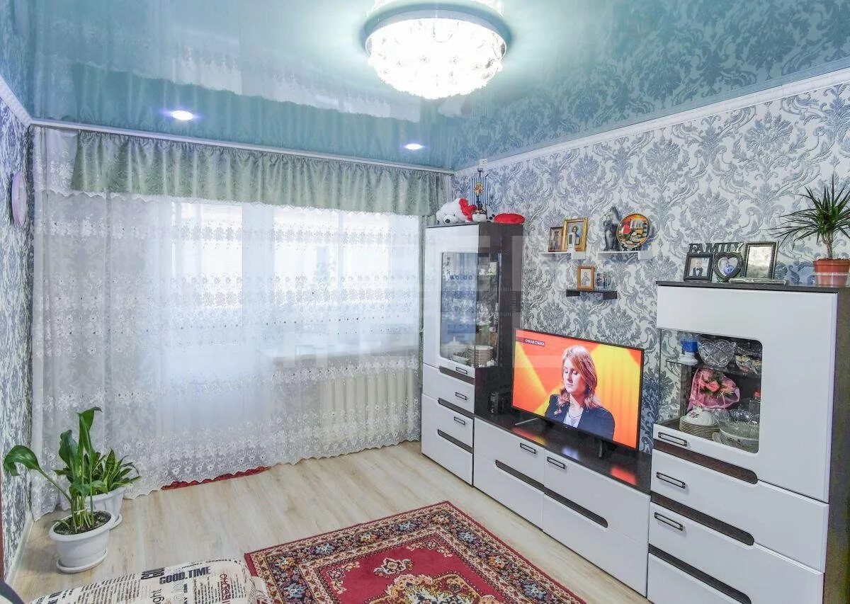 Квартиры студии в златоусте фото. Улица риты сергеевой в златоусте. Дома квартиры в златоусте. Квартира в златоусте. Авито златоуст квартира однокомнатная.