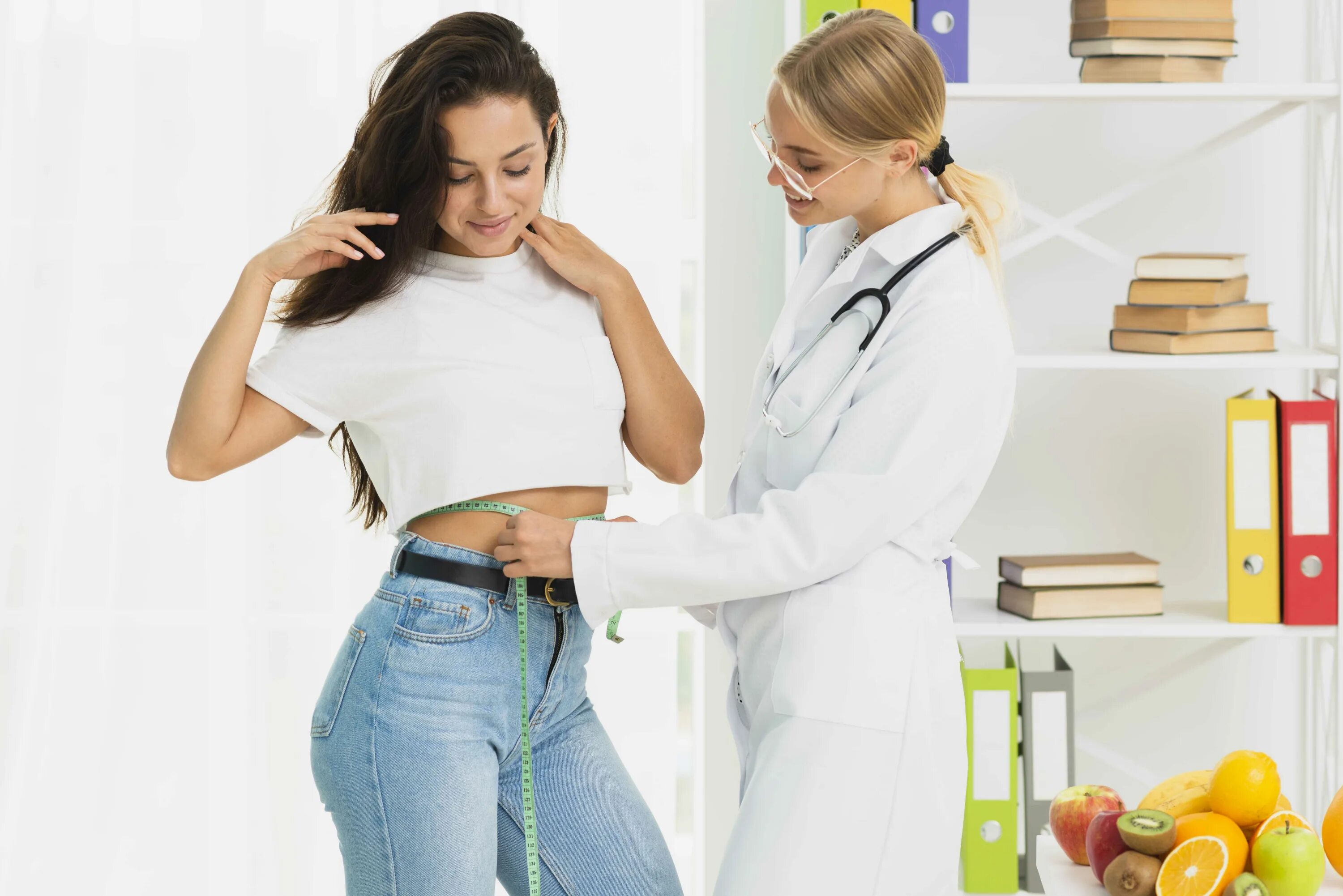 Free wellness consultation cover. Пациент диетолога. Ожирение врач. Лечебное питание. Консультирование по питанию.