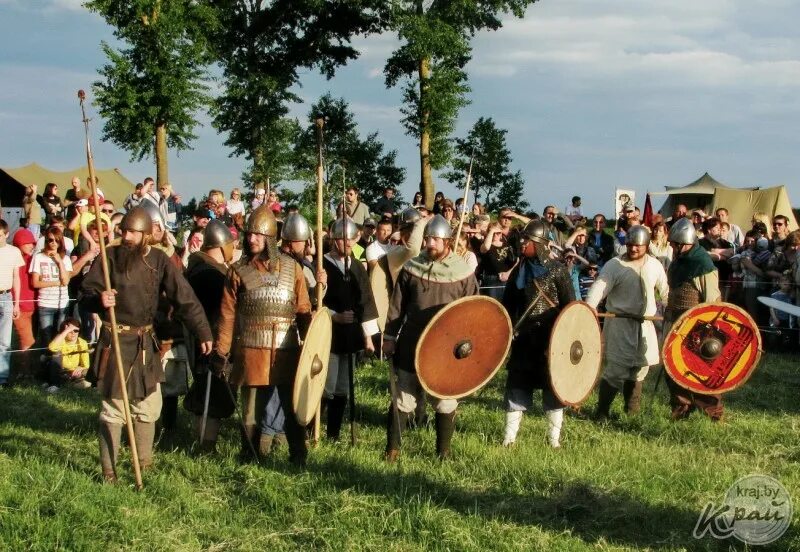 Город браслав беларусь. Большое абабье браслав фото. Браслав беларусь. Браславская барахолка. Фото людей в бразове замок.