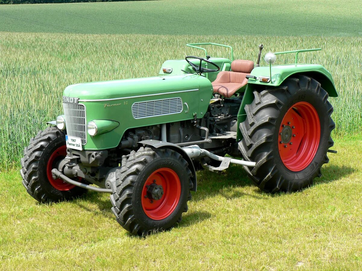 Тракторы 1 час. Трактор бюлер верстайлер. Тракторы 1 час. Тракторы 1 час. Трактор фергюсон 8690.