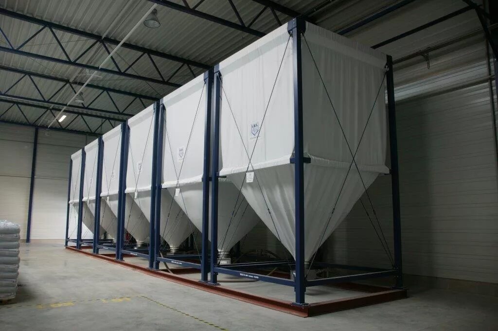 Тканевый силос elefant silo. Хранение полимеров. Расходный бункер для сахара 600л. Силос тканевый 50м3. Тканевые силоса для хранения муки.