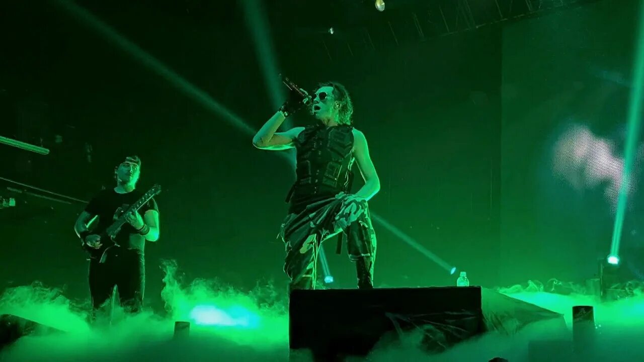 Радио тапок концерт. Участники группы сабатон. Участники группы radio tapok. Сабатон и радио тапок. Сабатон и радио тапок.