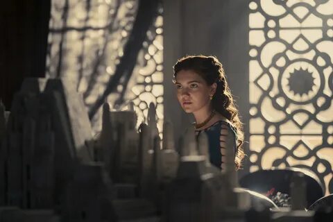 Emily Carey in Дом Дракона (2022). gallery. 