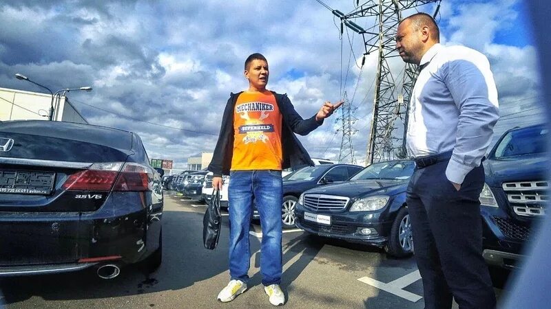 Куда пропал слава автоподбор. Рост Эльдара автоподбор. Жена Ильдара автоподбор. Сумка Ильдара автоподбор.