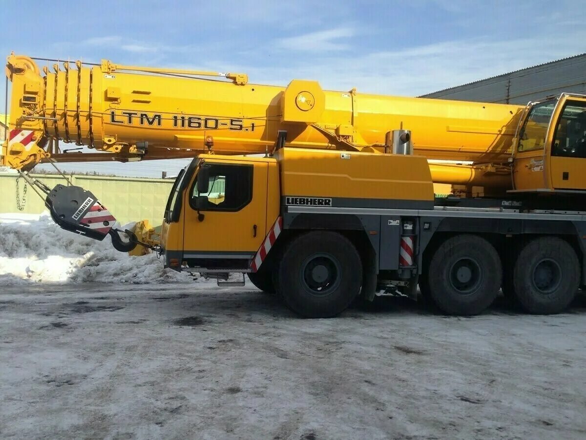 Аренда тн. Автомобильный кран Liebherr LTM 1160-5.1. Кран LTM 1160. Кран Либхер ЛТМ 1160. Автокран «Liebherr LTM 1160» 160 тонн.