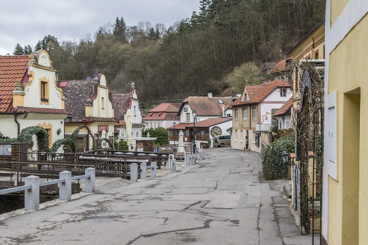 Village look. Тремпы Чехия. Деревня в Чехии. Чехия реальная деревня. Деревни Чехии фото.