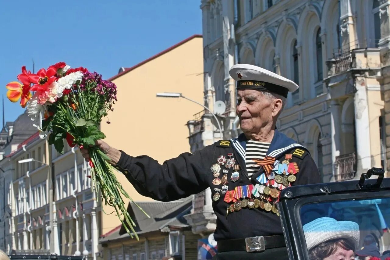 Почему праздник победы 9 мая. Празднование дня Победы. 9 Мая день Победы. С праздником Победы. Фото 9 мая день Победы.