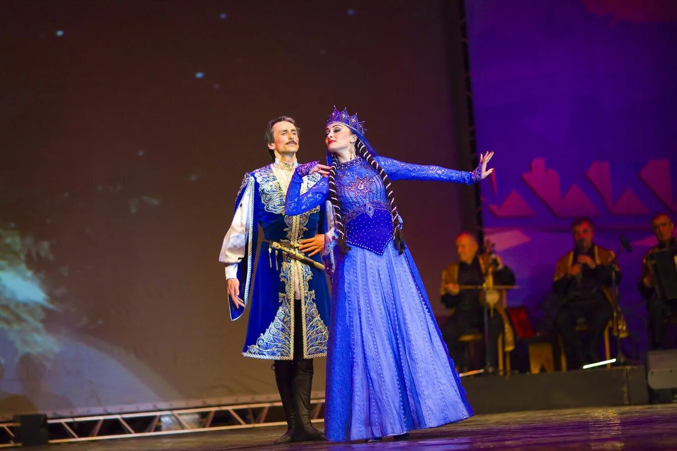 Ансамбль лезгинка дагестан. Ансамбль лезгинка дагестан. Ансамбль дагестан махачкала. Группа лезгинка (ансамбль). Горцы ансамбль лезгинка.