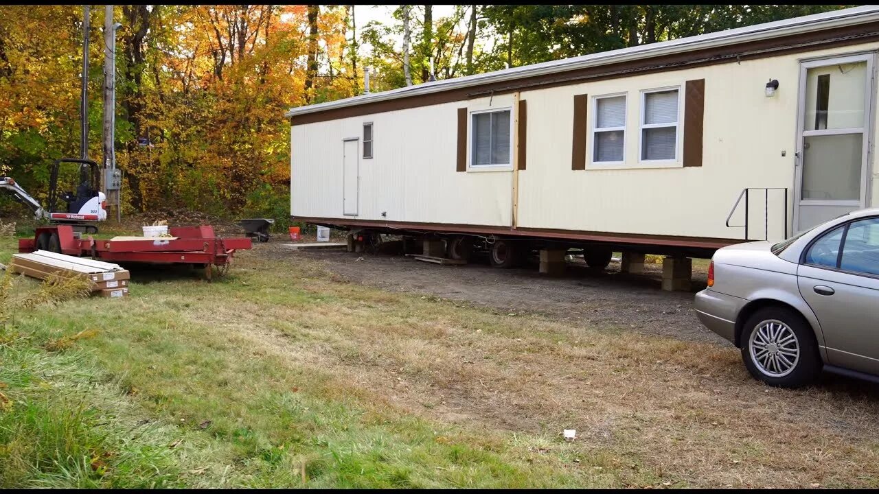 трейлеры в которых живут американцы. трейлерный парк в сша. трейлерный городок в сша. трейлерный парк в сша. автодом camper 1990.