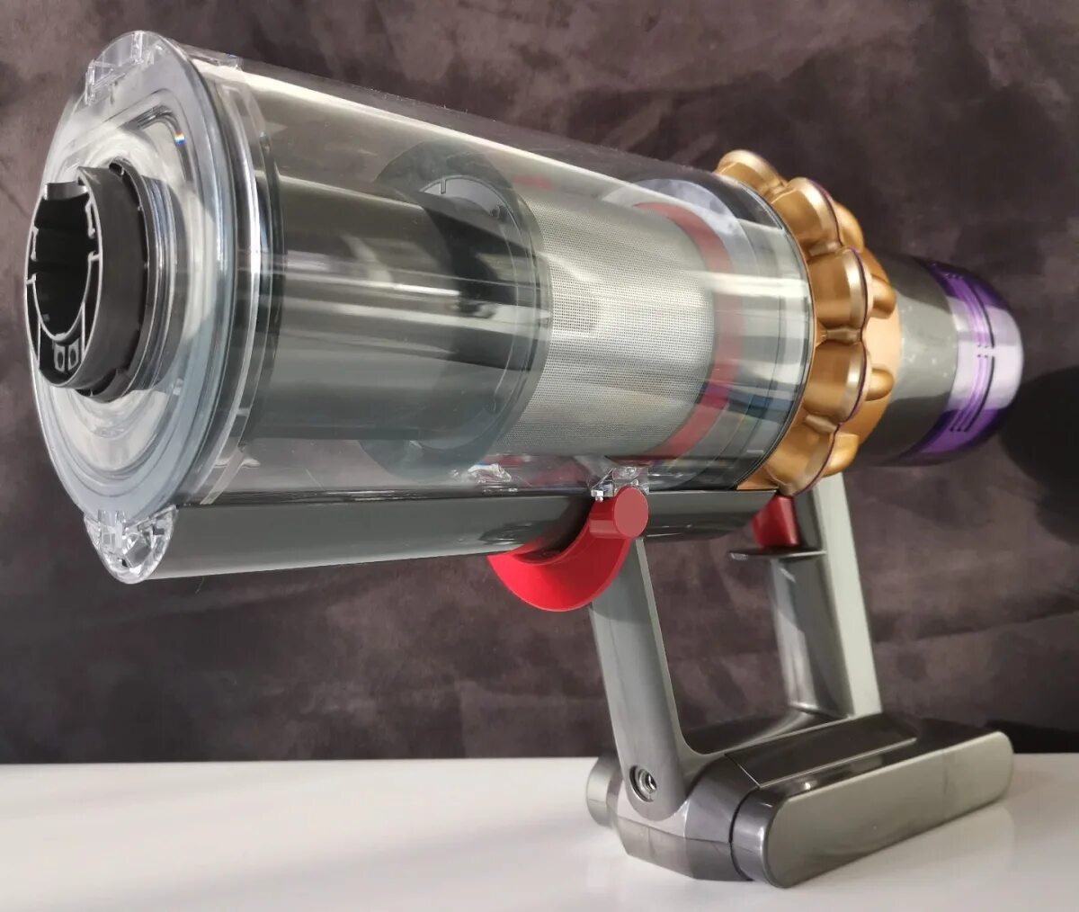 Пылесос dyson v11 absolute pro. Dyson v11 absolute. пылесос dyson v11 absolute. dyson золотой. dyson v12 или v11.