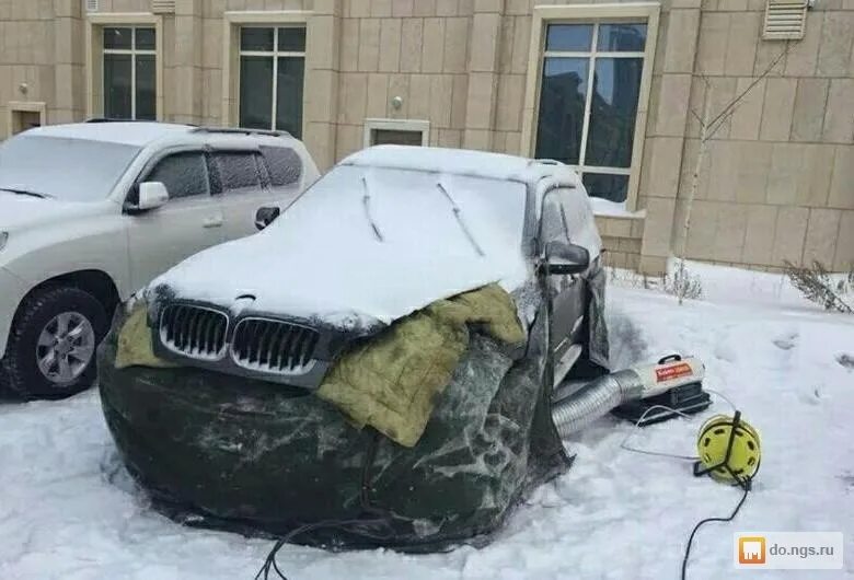 Приспособление для отогрева авто. Отогрев автомобиля. Отогрев автомобиля красноярск. Отогрев машины пушкой. Отогревание автомобиля тепловой пушкой.