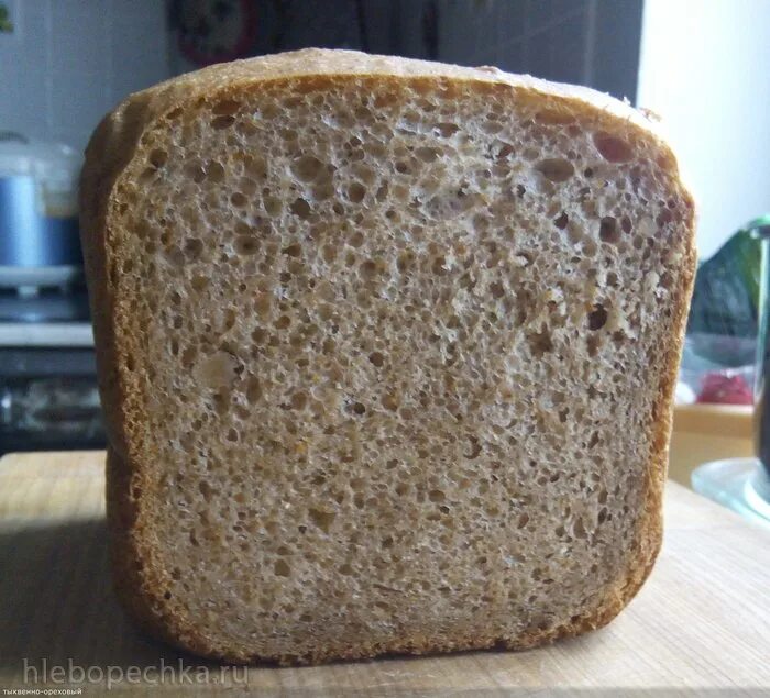 Хлеб в хлебопечке 1 кг. Хлеб в хлебопечке. Вкусный хлеб в хлебопечке. Домашний хлеб из хлебопечки. Плотный хлеб.