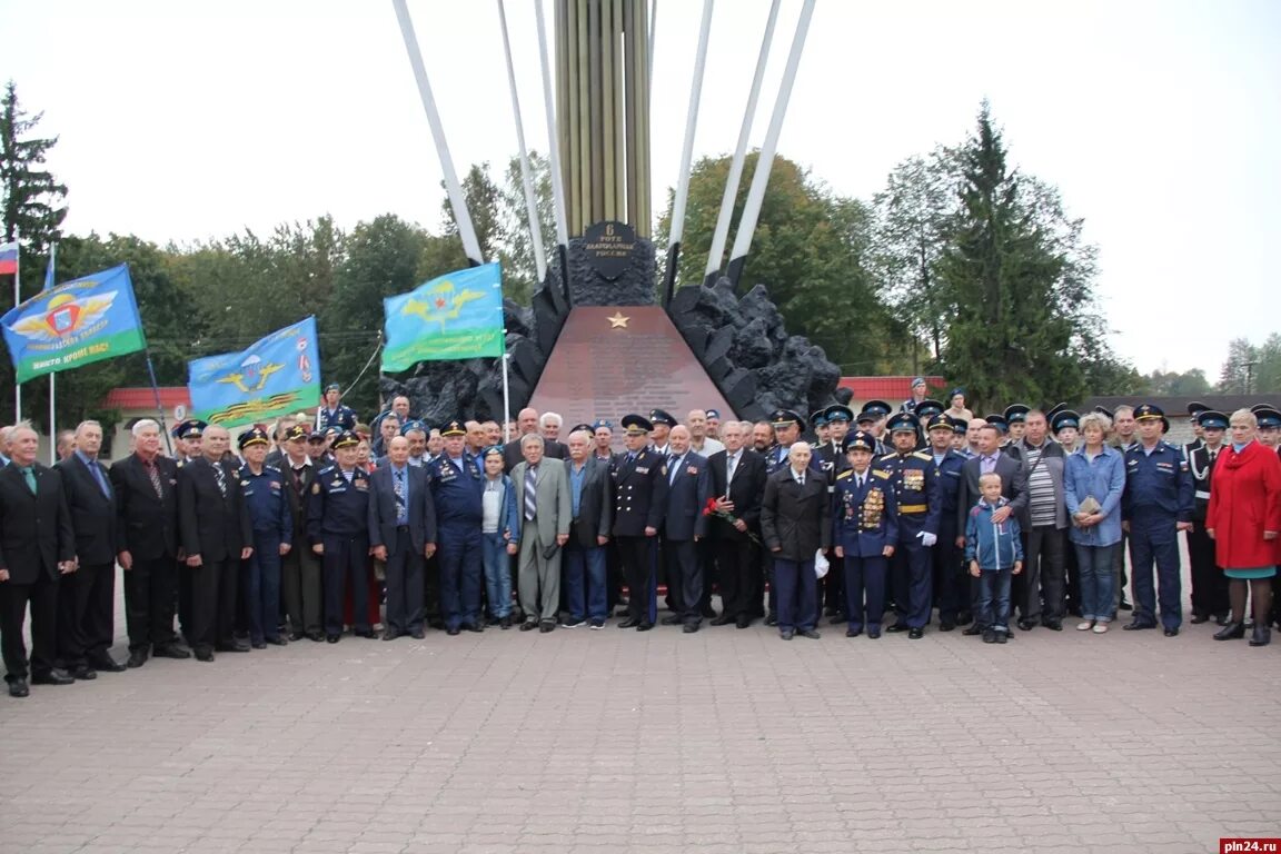 Псковский полк в нижневартовске. Псков 76 дивизия 104 полк. 104 Десантно штурмовой полк Псков. Псков Череха 104 полк ВДВ. 104-Й Гвардейский десантно-штурмовой полк.