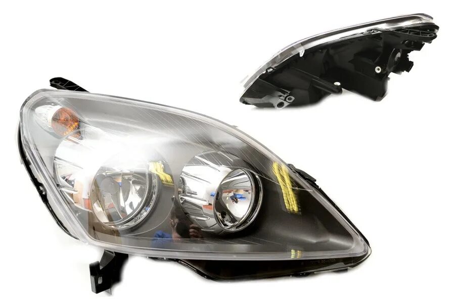 Фара лампа отзывы. H15 галогеновыми фара mercedes glk 2009. Лампы в фары тойота авенсис 2008. Лампа для мотоцикла h4 галогеновая. Фара мотоцикла hella h4.