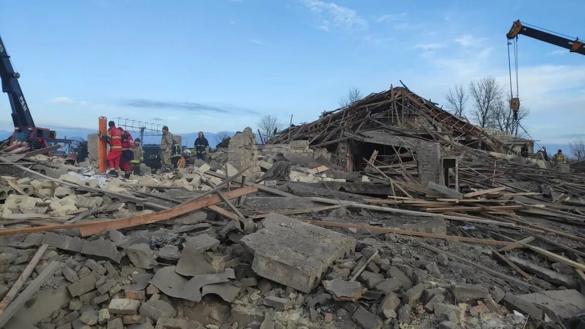 Сколько погибших в одессе. Обломки взорванных домов. Взорванный дом.