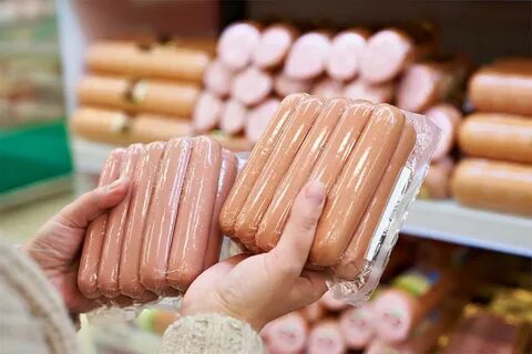Просроченные сосиски можно есть