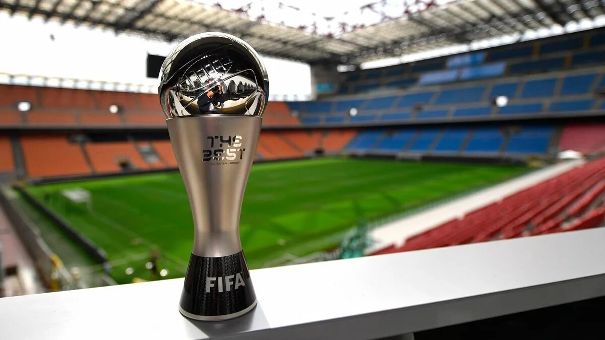 Награда зе бест. Фифа зе бест. игрок года фифа награда. кубок fifa the best. награда лучший игрок фифа.