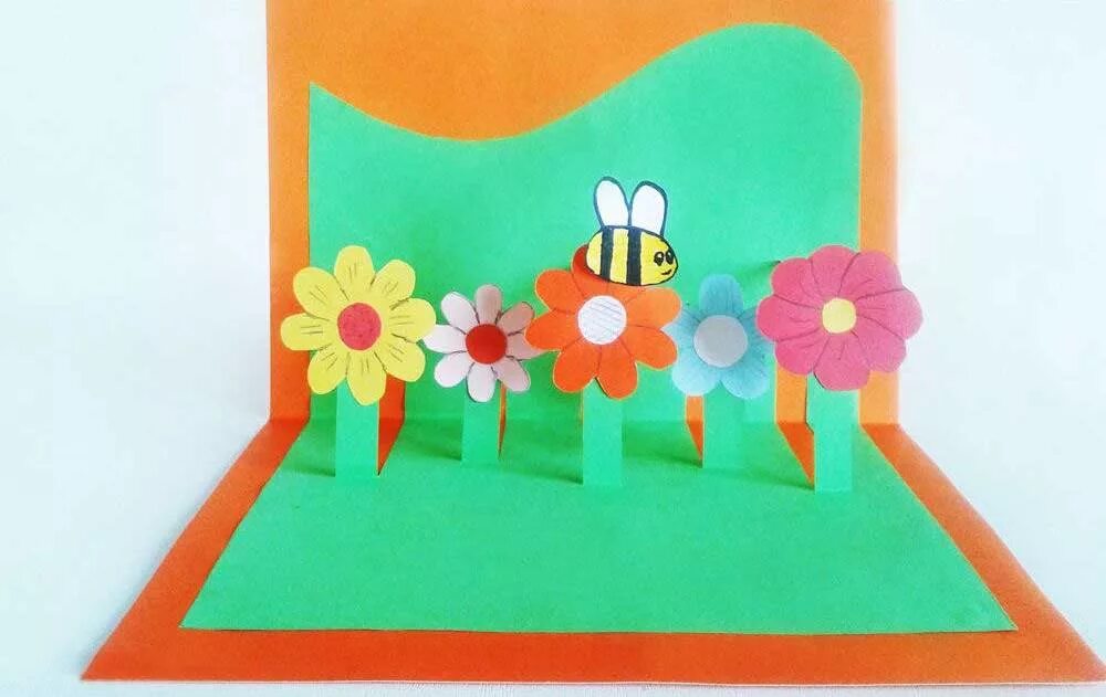 Объемные открытки руками детей. Открытка из цветной бумаги. Открытки из бумаги для детей. Объемная открытка. Объемная открытка.