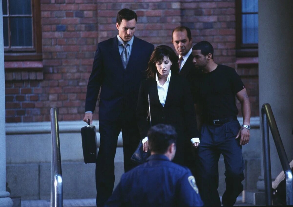 Одержимость сериал 2023. Одержимость фильм 2002. Грань одержимости. Постеры фильмов нетфликс. Одержимость 2023 сериал сюжет.