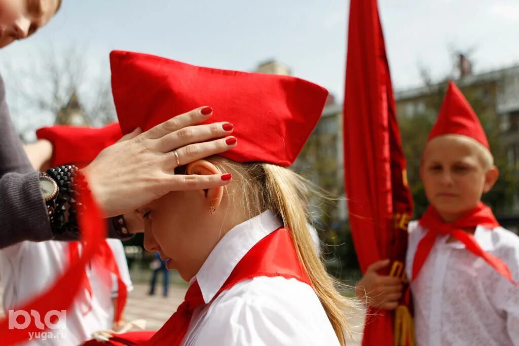 Посвящение в пионеры. Младшие пионеры. Вступление в пионеры. Советские пионеры. Пионерская организация была в