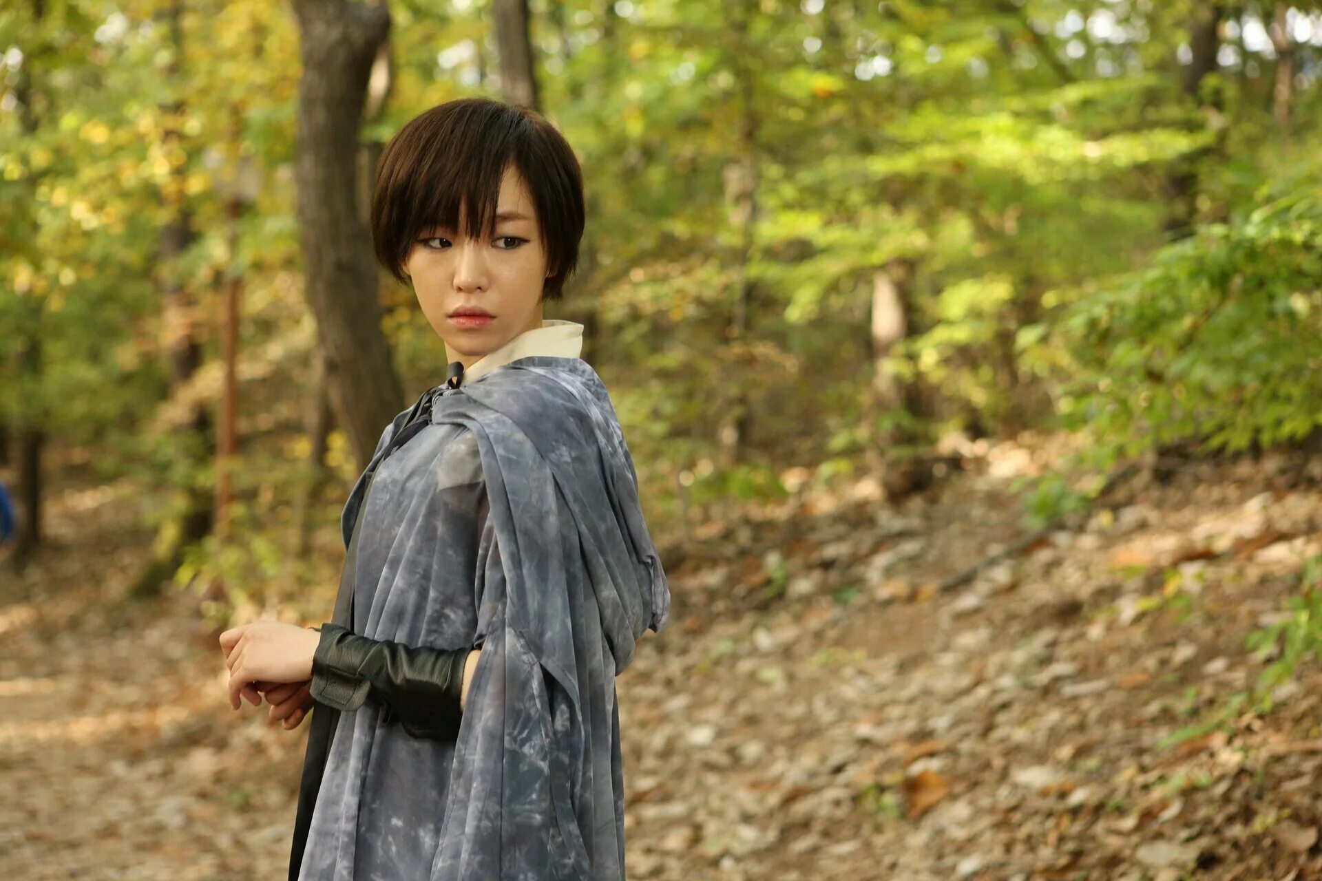 Три мушкетера дорама. Игра лжецов 2007. Фильм охотник 2005 года китай. Прислуга фильм корея 2014. Охотницы фильм корея.