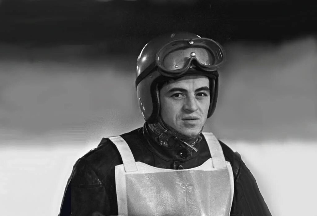 габдрахман кадыров мотогонщик. гонщик кадыров габдрахман. первый чемпион габдрахман кадыров. гонщик кадыров габдрахман. гонщик кадыров габдрахман.