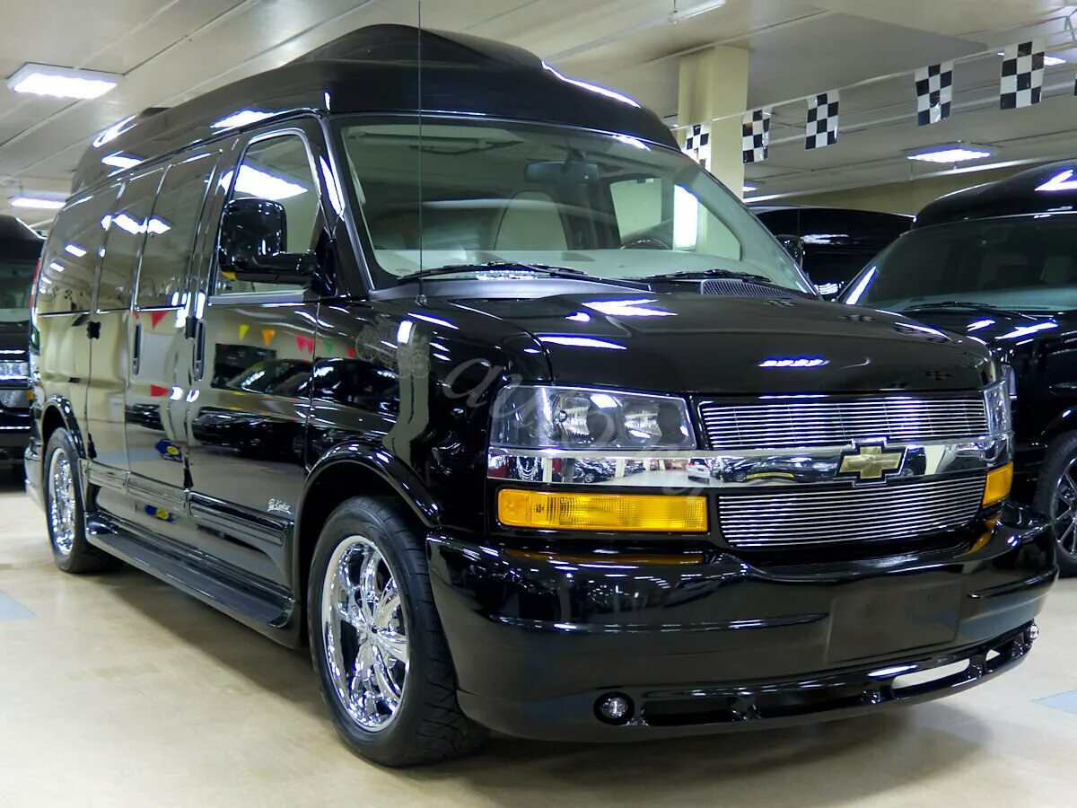 Шевроле экспресс с пробегом в россии. Chevrolet Express 2014. Chevrolet Express III. Chevrolet Express 2. Chevrolet Express 2017.