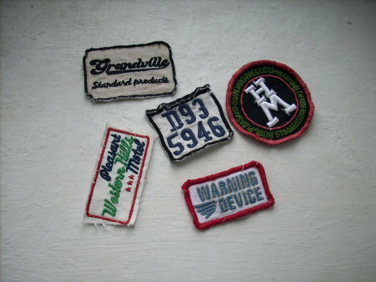 Вышитый шеврон. Сняты шевроны. Армейские нашивки на одежду. Сняты шевроны. Нашивки куртки canada goose.