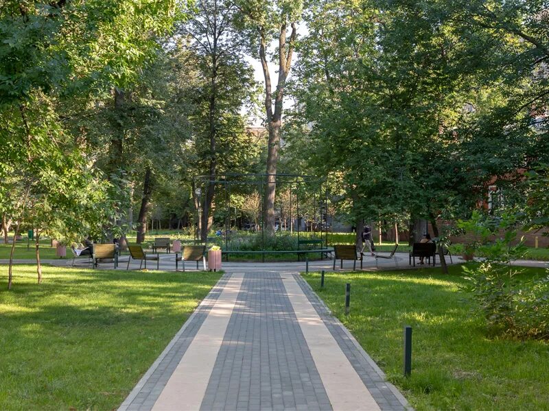 Парк "сад будущего" (леоновский парк). Где можно парковая. Арк «зелёный сквер», бараул. Переулок огородная слобода. Где можно парковая.