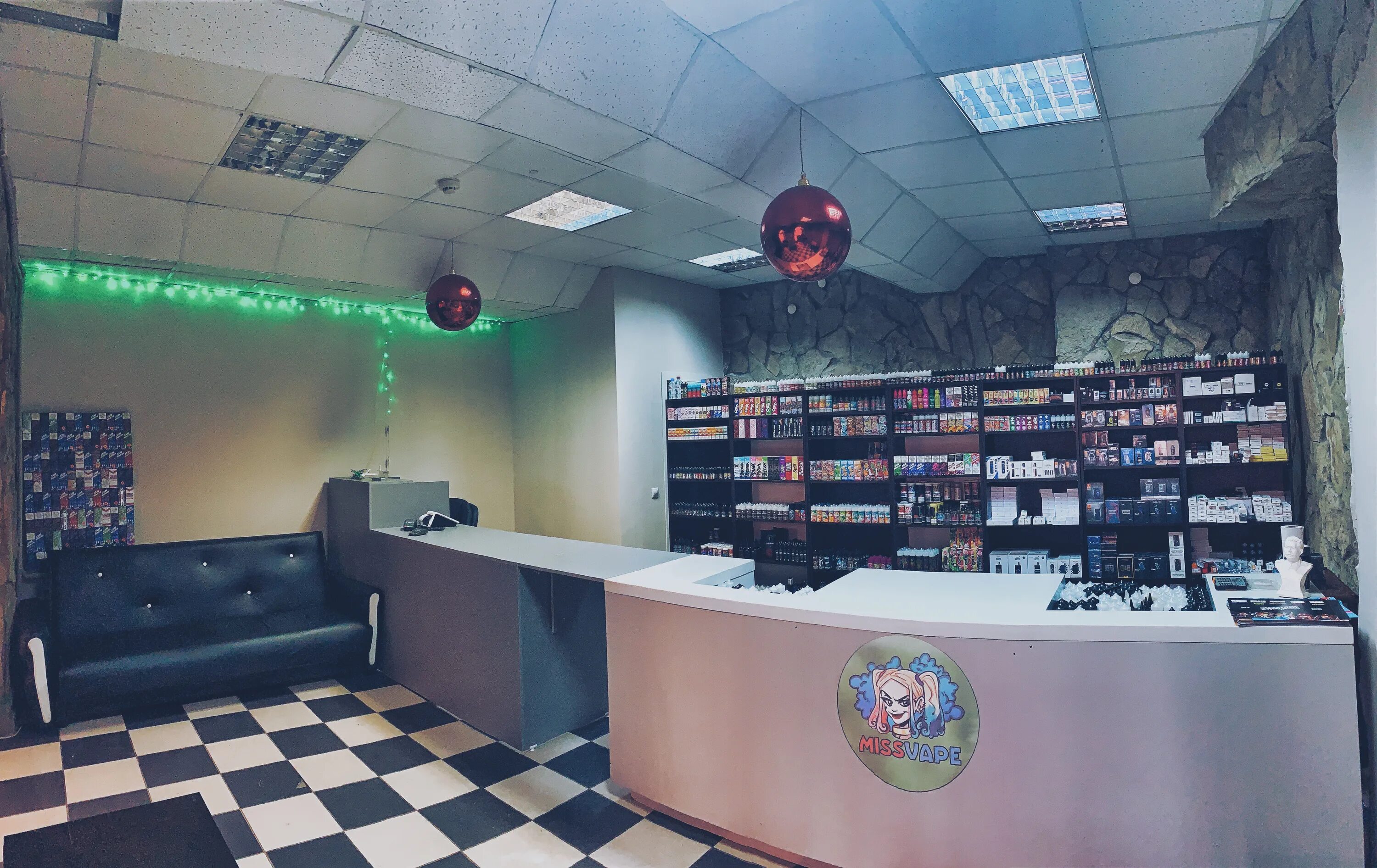 Мисс вейп. Миссвейп. Арена воронеж вейп шоп. Vape граффити. Миссвейп воронеж до скольки.
