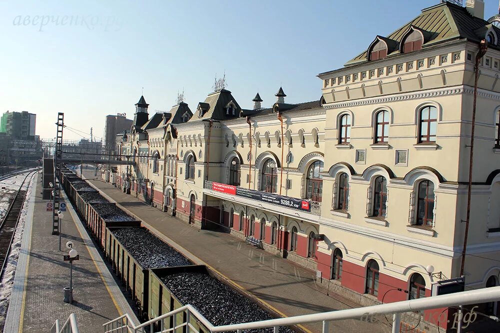 железнодорожный вокзал владивостока. пермь владивосток вокзал. город владивосток вокзал. жд владивосток номер. железнодорожный вокзал владивостока владивосток.