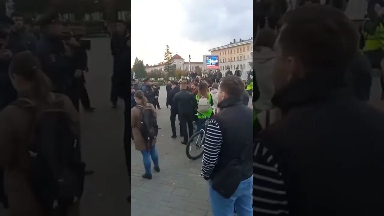 Видео начала нападения. Протесты против войны. Митинги против мобилизации. Протесты против мобилизации. Московский митинг против мобилизации 21.09.22.