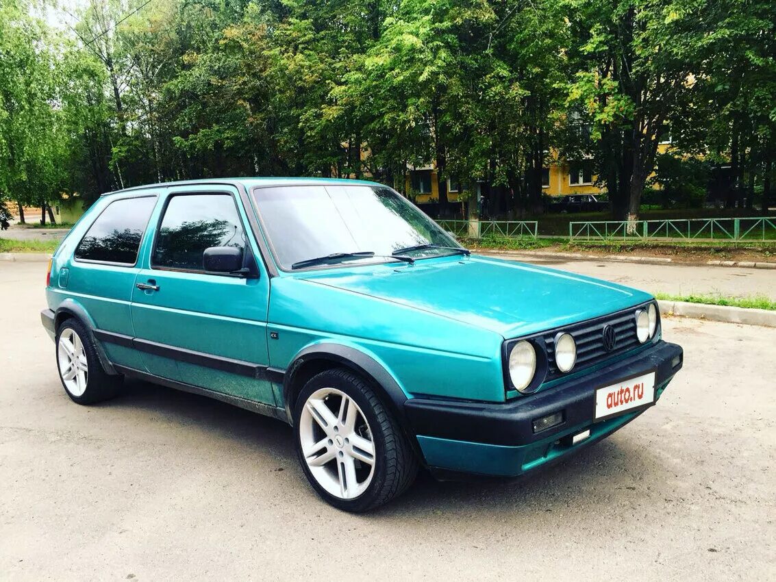 Фольксваген 1990 годов. Volkswagen Golf 2 зеленый. Фольксваген гольф 2 1990. Volkswagen Golf II 1.3 MT. Volkswagen Golf хэтчбек 1990.